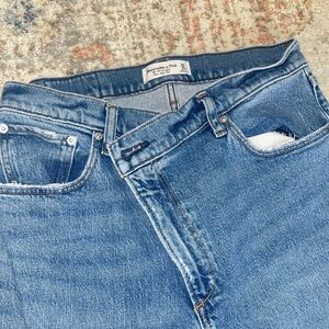 Abercrombie 90s Straight High Rise Jeans
